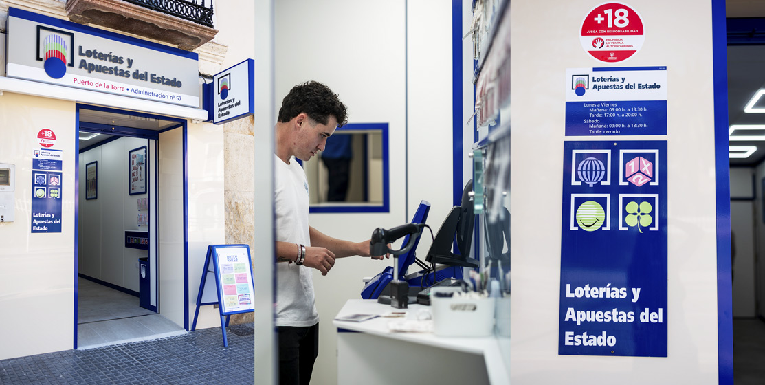 En la Administración Oficial Nº 57 de Loterías y Apuestas del Estado de Lotería Puerto de la Torre Repartimos Ilusión En la Administración Oficial Nº 57 de Loterías y Apuestas del Estado de Lotería Puerto de la Torre Repartimos Ilusión